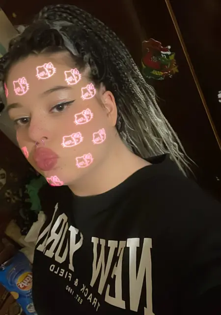 Я Милена, 18, знакомлюсь для открытые отношения в Москве