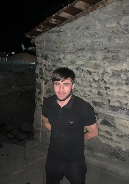 Рома из Кургана, мне 30, познакомлюсь на одну ночь