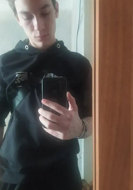 Я Макс, 21, знакомлюсь без обязательств в Магнитогорске