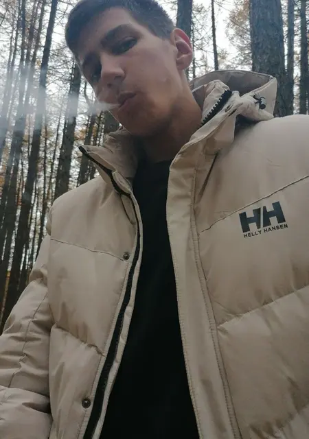 Я Андрей, 18, знакомлюсь без обязательств в Новомосковске