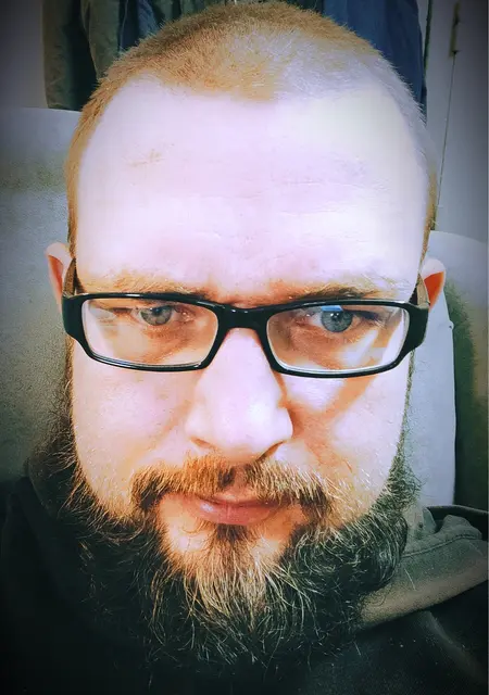 Я Виктор, 34, знакомлюсь для приятного времяпровождения в Кирове