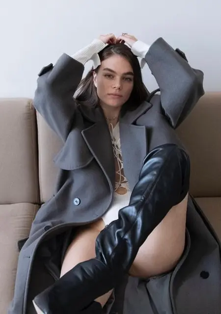 Я Анечка, 27, из Сыктывкара, ищу знакомства без обязательств