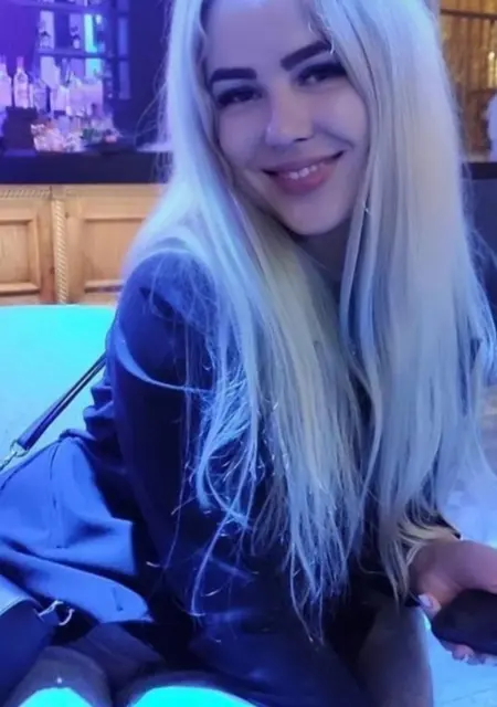 Алина из Красноярска, ищу на сайте постоянные отношения