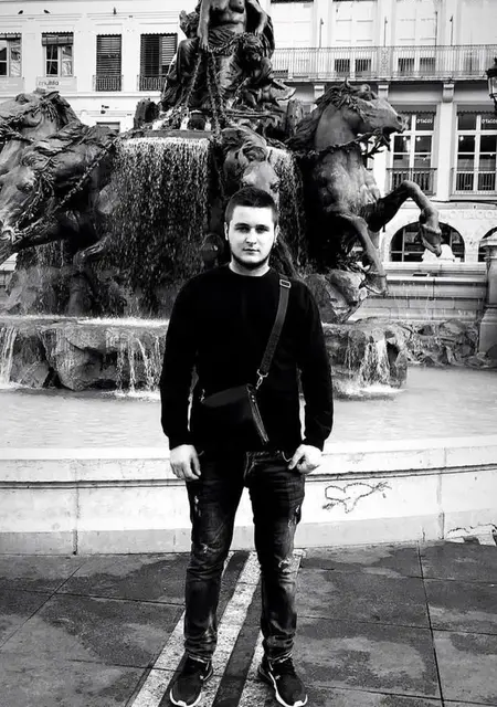 Я Андрій Дорош, 27, из Черновцов, ищу знакомство для приятного времяпровождения