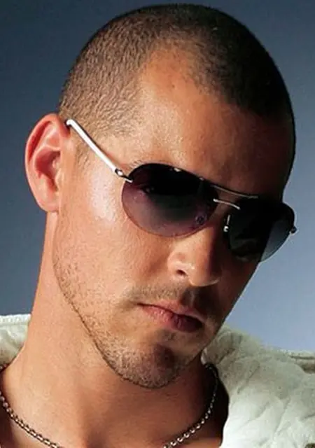 Я Макс, 41, знакомлюсь на одну ночь в Ейске