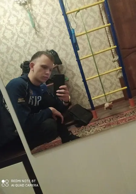 Я Макс, 21, из Читы, ищу знакомство для постоянных отношений