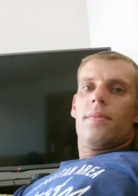 Я Петр, 41, из Коломны, ищу знакомства без обязательств