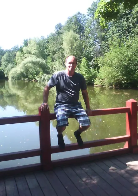 Я Дима, 49, из Рыбинска, ищу знакомство для приятного времяпровождения