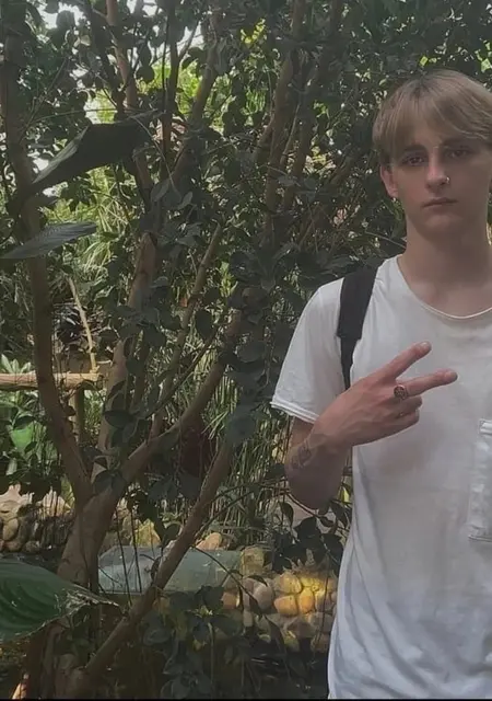 Даниил из Кургана, мне 21, познакомлюсь на одну ночь