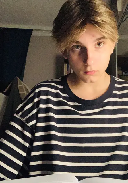 Паша из Геленджика, мне 20, познакомлюсь на одну ночь