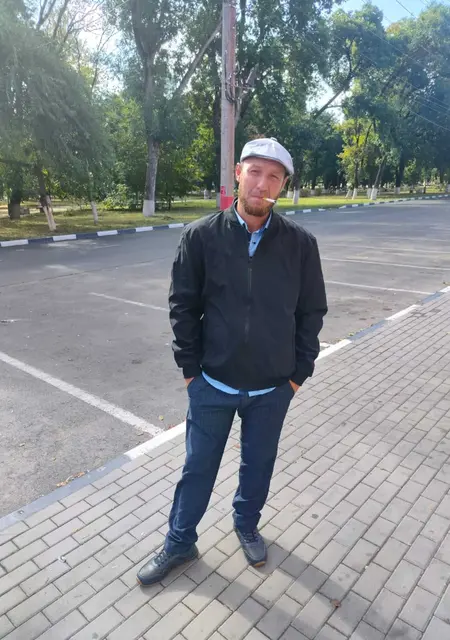 Я Алексей, 40, из Армавира, ищу знакомства на одну ночь