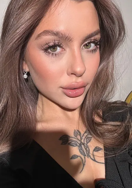 Я Лил, 20, из Москвы, ищу знакомство для приятного времяпровождения