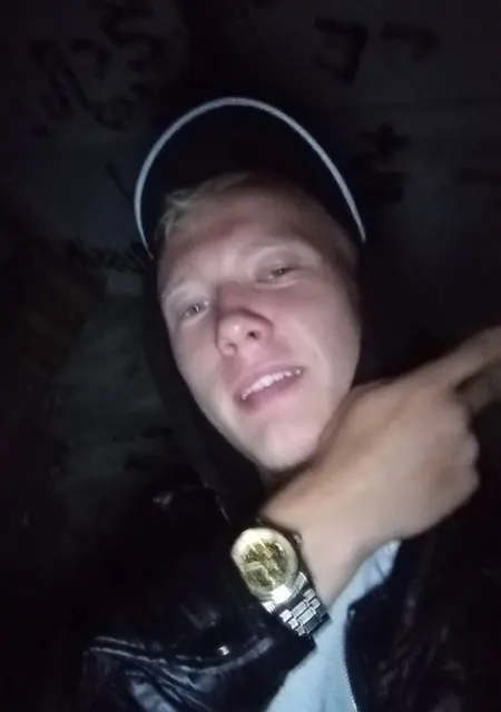 Саня из Славянска-на-Кубани, мне 21, познакомлюсь для постоянных отношений