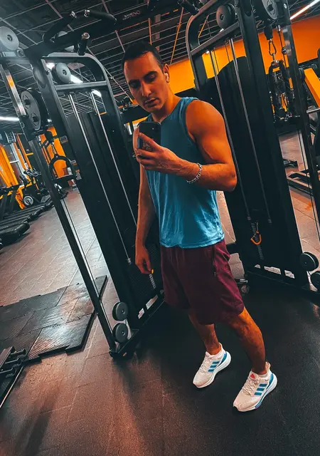 Я Артем, 27, знакомлюсь для постоянных отношений в Электростали