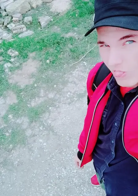 Никита из Темрюка, ищу на сайте знакомства на одну ночь