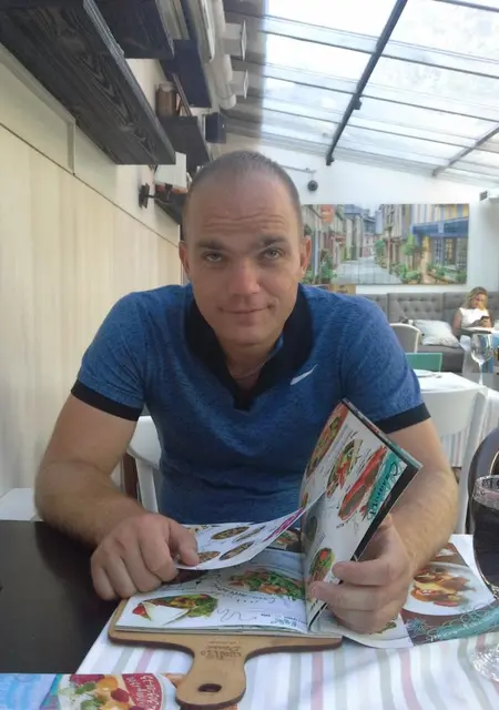 Красавчик из Каменска, ищу на сайте знакомства на одну ночь