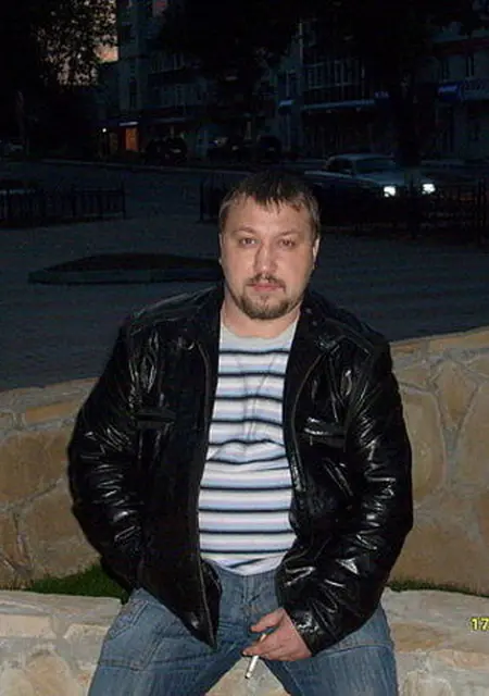 Вовчик из Кемерово, ищу на сайте знакомства на одну ночь