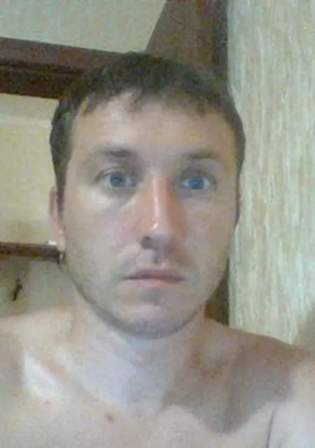 Я Илья, 43, из Альметьевска, ищу знакомства без обязательств