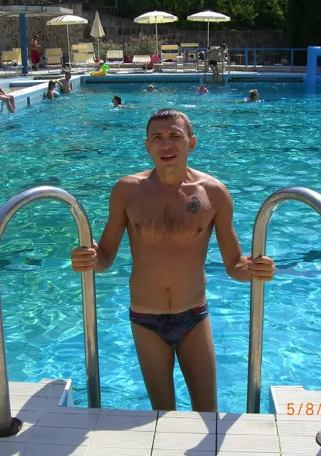 Владимир из Донецка, ищу на сайте знакомства на одну ночь