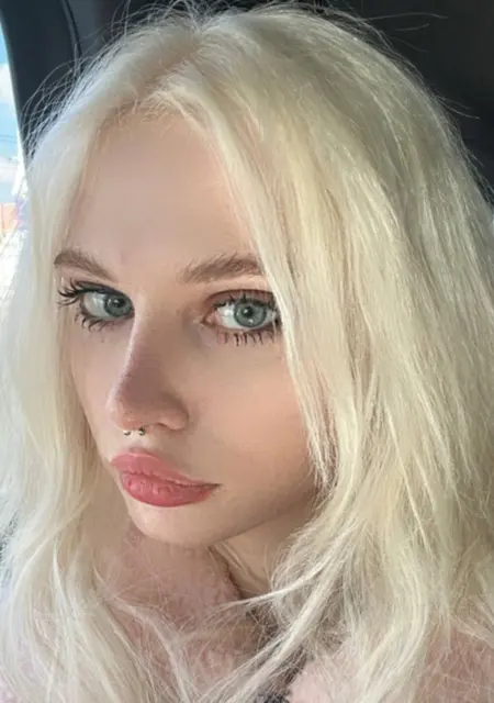 Я Алена, 20, знакомлюсь для приятного времяпровождения в Казани