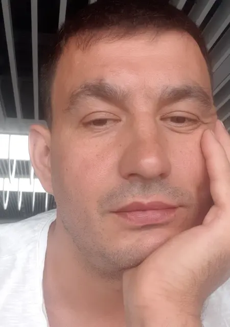 Я Aleks, 45, знакомлюсь без обязательств в Саратове