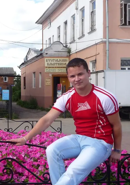 Я Dmitriy, 35, из Серпухова, ищу знакомства без обязательств