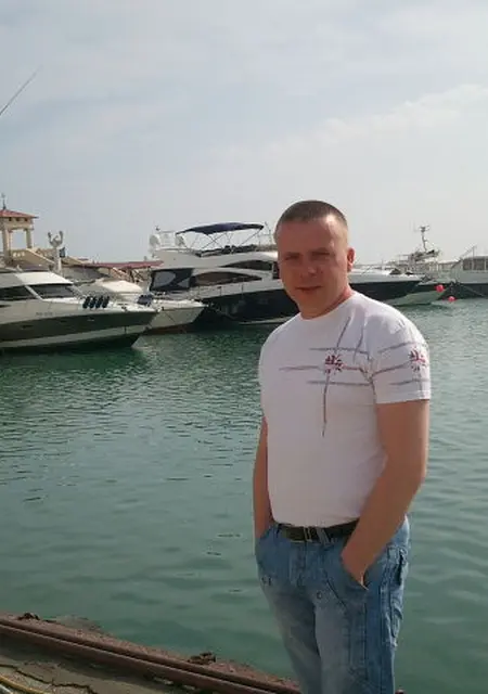 Я Aleks, 40, знакомлюсь без обязательств в Севастополе