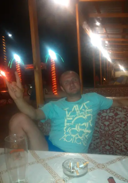 Денис из Орла, мне 45, познакомлюсь на одну ночь