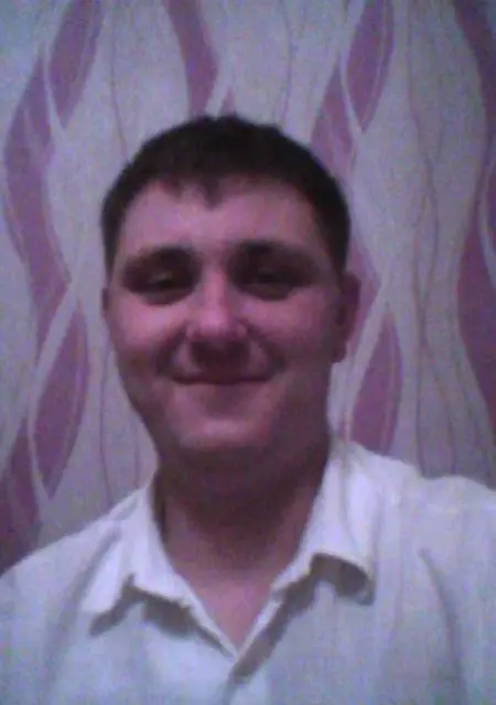 Димон из Усть-Илимска, мне 43, познакомлюсь на одну ночь