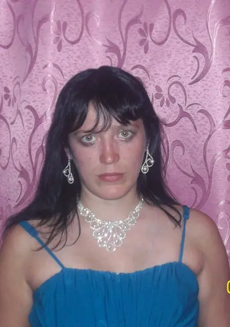 Я Яна из Алапаевска, ищу на сайте постоянные отношения