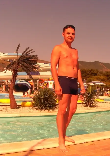 Я Вадим, 40, из Брянска, ищу знакомства на одну ночь