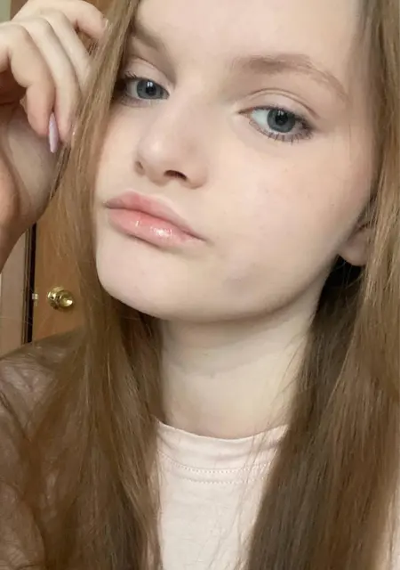 Я Анна, 19, из Челябинска, ищу знакомства без обязательств