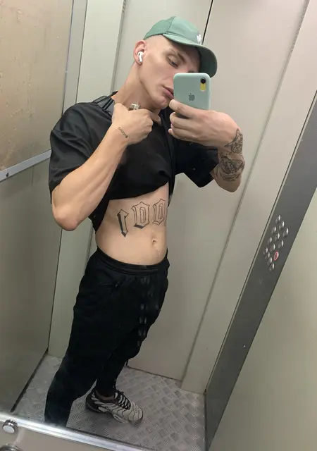 Я Краш, 24, из Тихорецка, ищу знакомства без обязательств