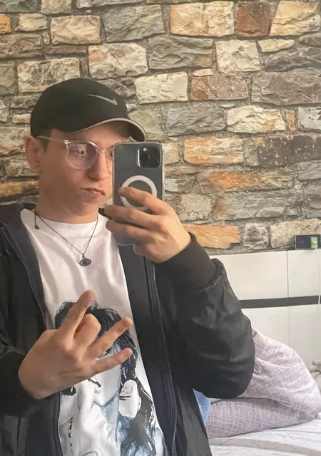 Я Егор, 20, из Ногинска, ищу знакомство для постоянных отношений