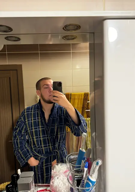 Я Егор Андреевич, 20, из Ухты, ищу знакомство для вирта