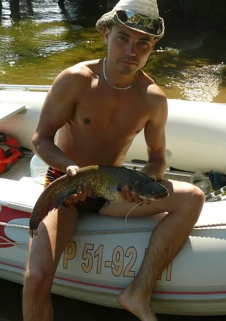 Роман из Тольятти, мне 41, познакомлюсь на одну ночь