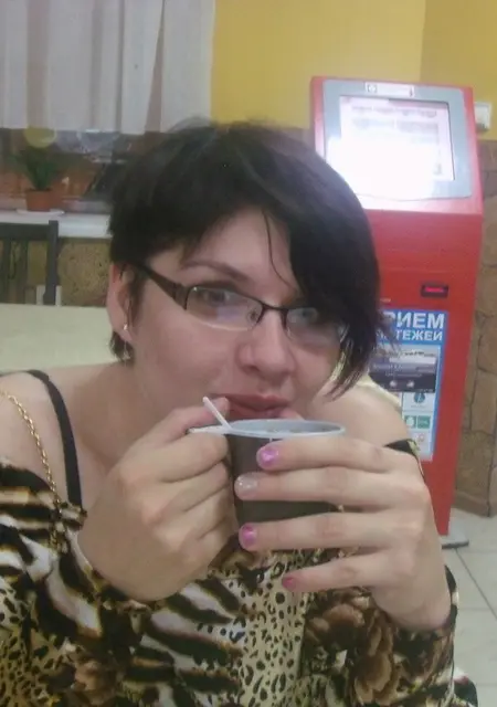 Я Фарида, 41, из Санкт-Петербурга, ищу знакомство для постоянных отношений