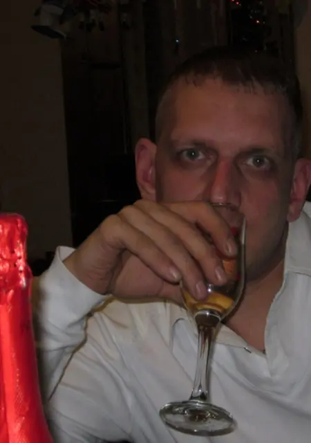 Я Анатолий, 46, знакомлюсь без обязательств в Великом Новгороде