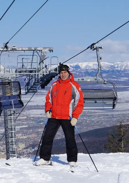 Я Игорь, 60, из Южно-Сахалинска, ищу знакомства на одну ночь