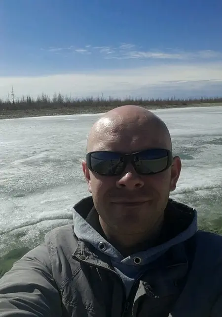 Я Андрей, 42, из Новоалтайска, ищу знакомства без обязательств