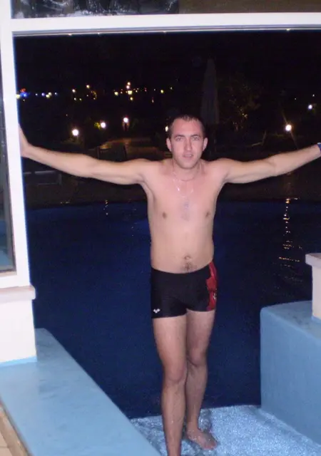 Алекс из Белой Калитвы, мне 40, познакомлюсь на одну ночь