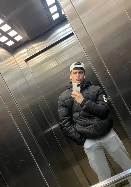 Jordan из Липецка, мне 21, познакомлюсь без обязательств