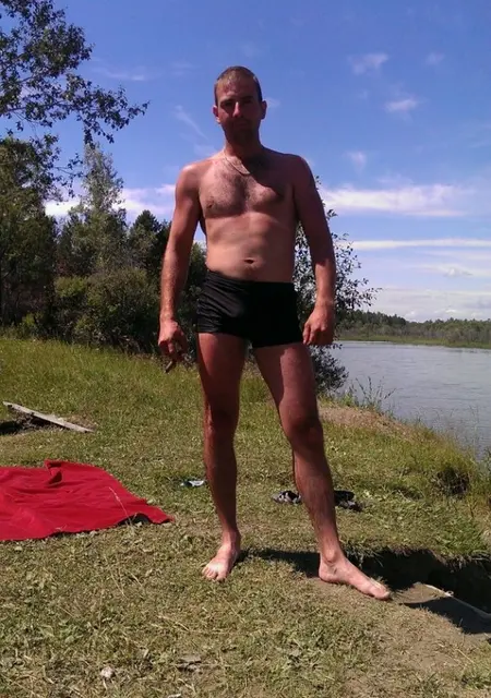 Я Дмитрий, 42, из Ангарска, ищу знакомства на одну ночь