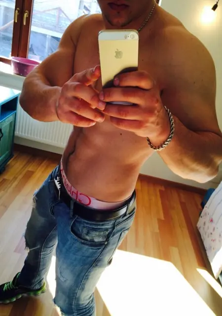 Михаил из Губкинского, ищу на сайте знакомства на одну ночь