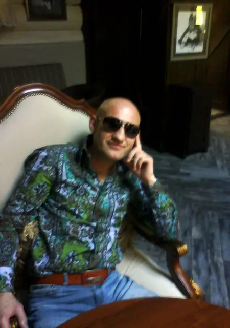 Алекс из Бийска, мне 47, познакомлюсь на одну ночь