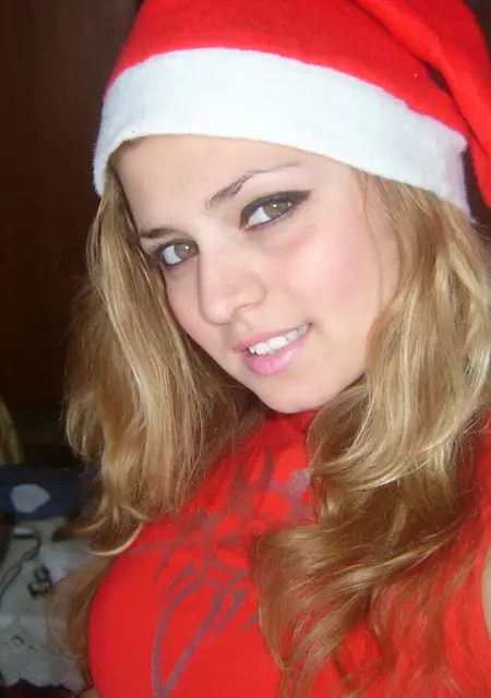 Софья из Углегорска, ищу на сайте общение