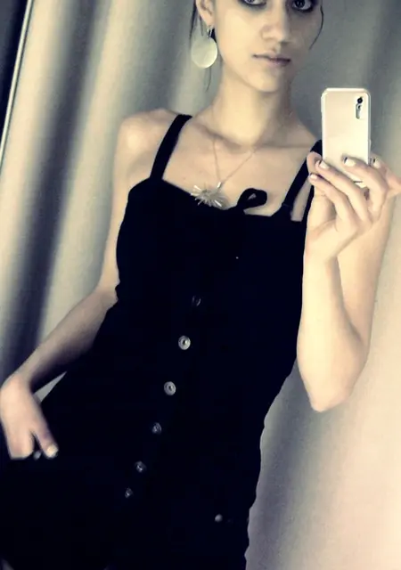 Я Карина, 21, из Кравченко, ищу знакомство для вирта