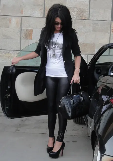 Кристина из Старого Города, мне 24, познакомлюсь для постоянных отношений