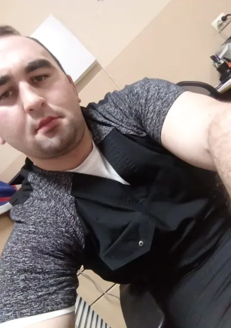 Я Марат, 29, из Саратова, ищу знакомство для приятного времяпровождения