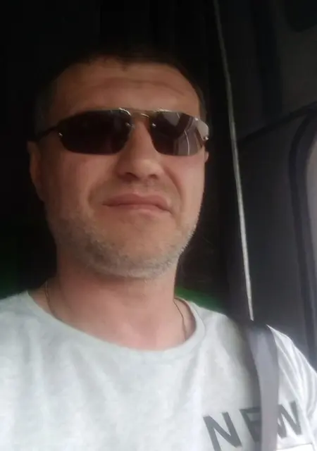 Александр из Перми, мне 48, познакомлюсь на одну ночь